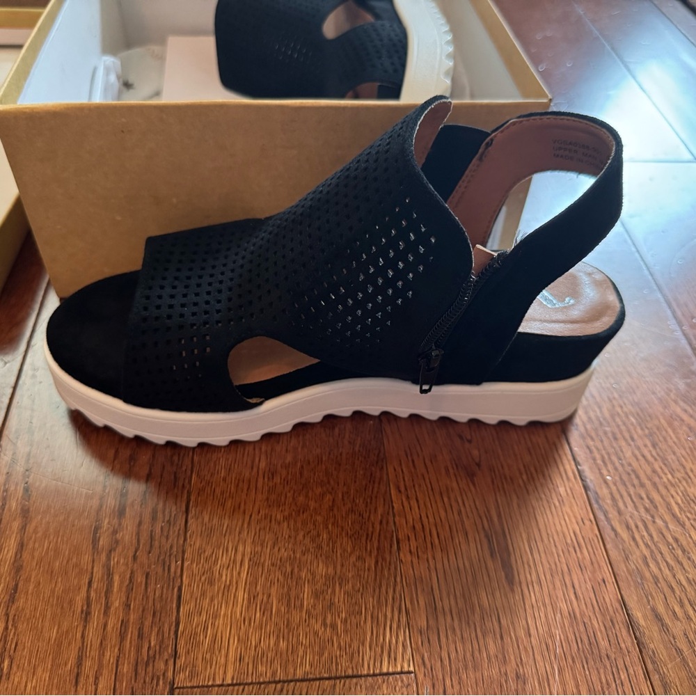 Very G Black Wedge Sandal